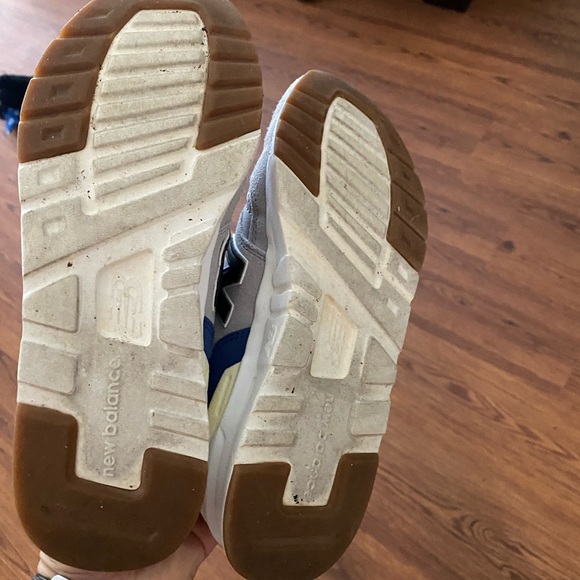 New balance Shoes - Picture 14 of 16